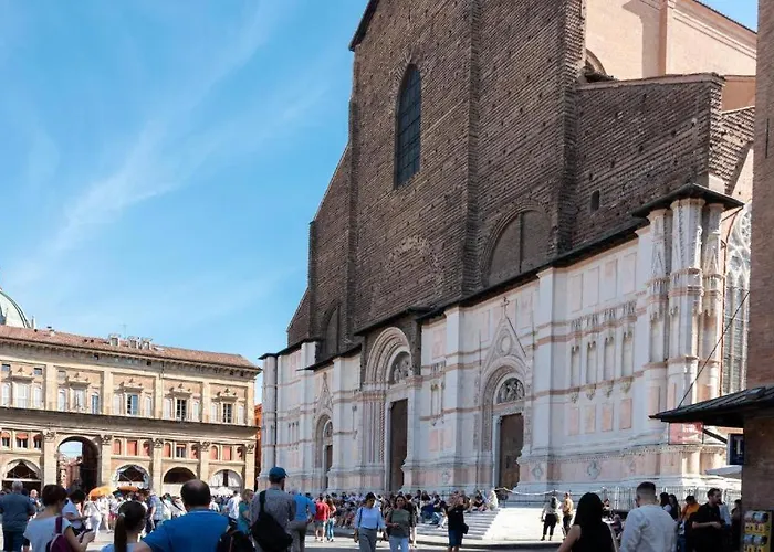 Due Torri Palace - Bolognacentro Luxury